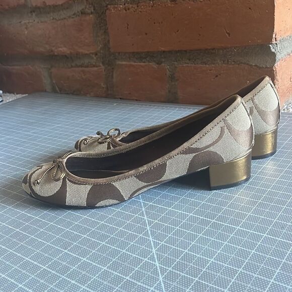 Authentic Coach Odella Block Heel Bow Accent - Picture 9 of 10